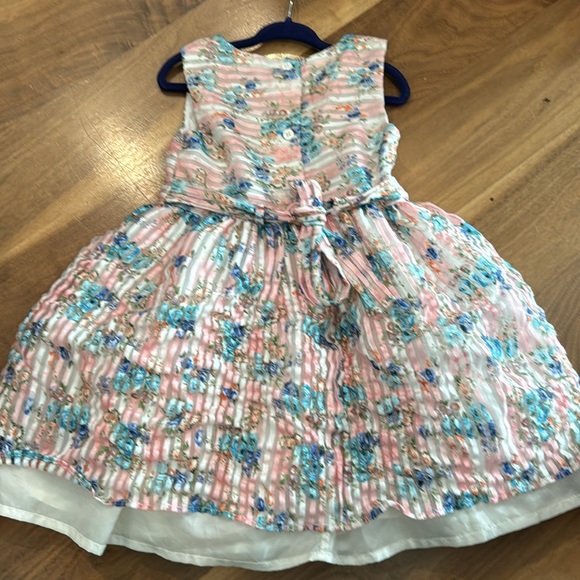 Adorable designer party dress - Picture 5 of 5